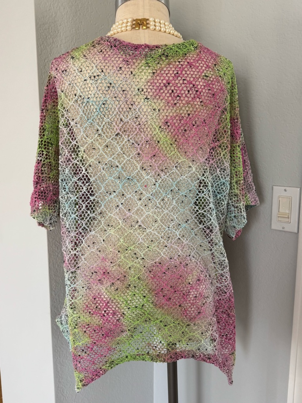 Coconut Shell Button Open-Knit Pink & Green Women's Top 1X - Picture 3 of 10